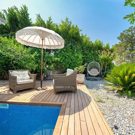 Secluded With Sea View & Private Pool * 교젝