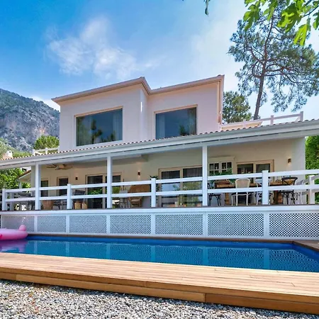 Secluded With Sea View & Private Pool