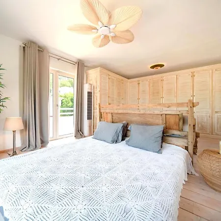 Secluded With Sea View & Private Pool 빌라 교젝