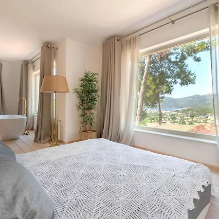 빌라 Secluded With Sea View & Private Pool 교젝