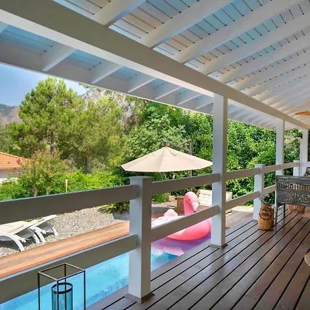Secluded With Sea View & Private Pool 교젝
