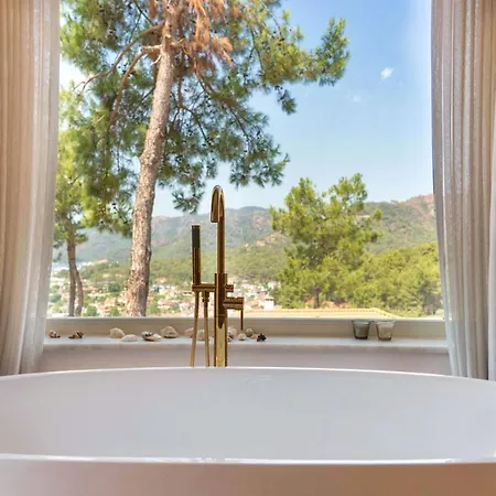 Secluded With Sea View & Private Pool فيلة *