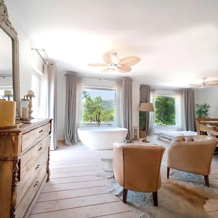 Secluded With Sea View & Private Pool غوجيك